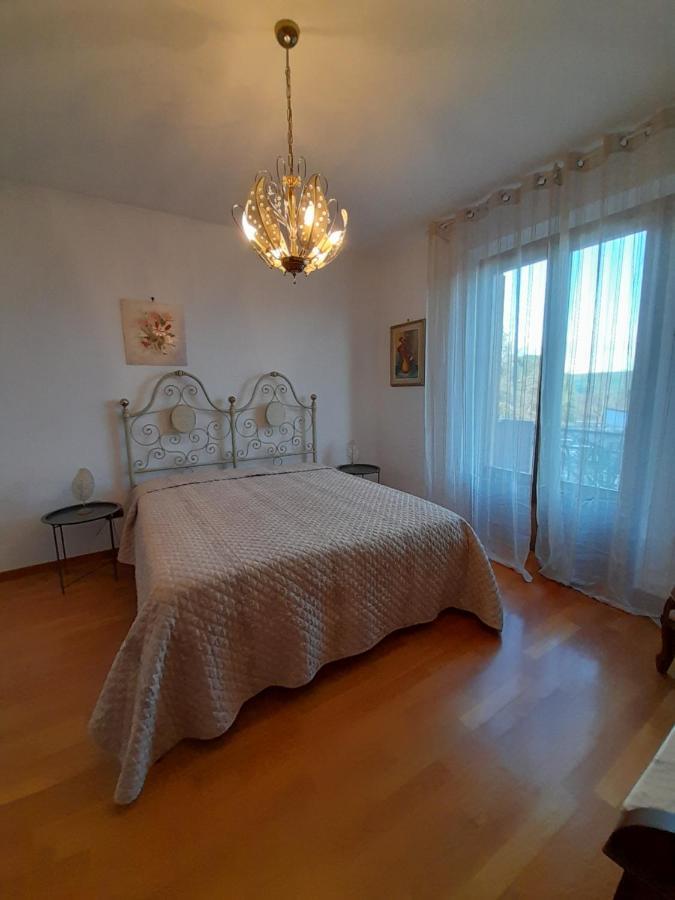 Un Passo Alla Volta Torrenieri Buitenkant foto