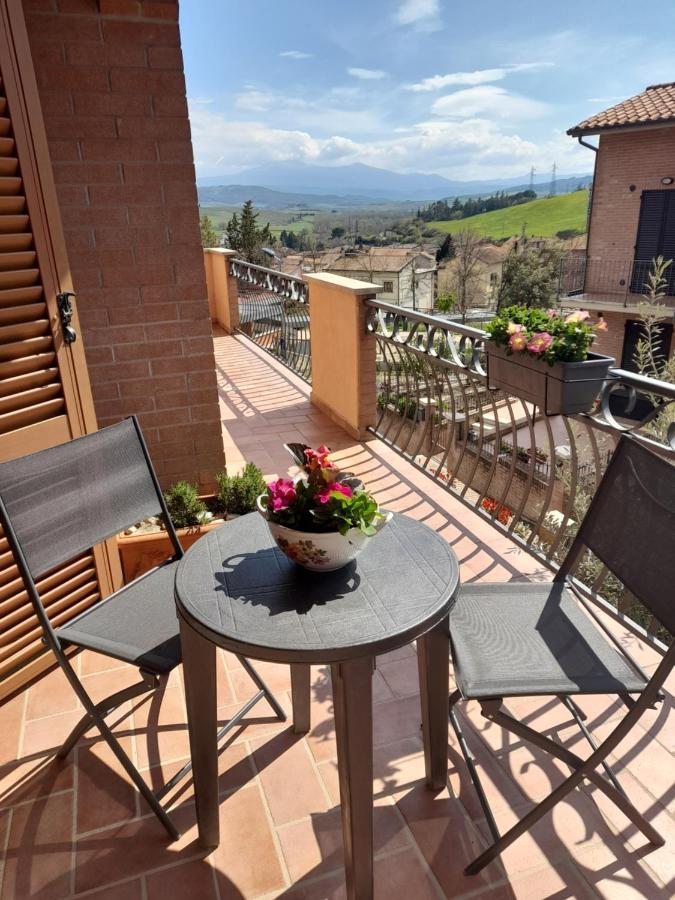 Un Passo Alla Volta Torrenieri Buitenkant foto